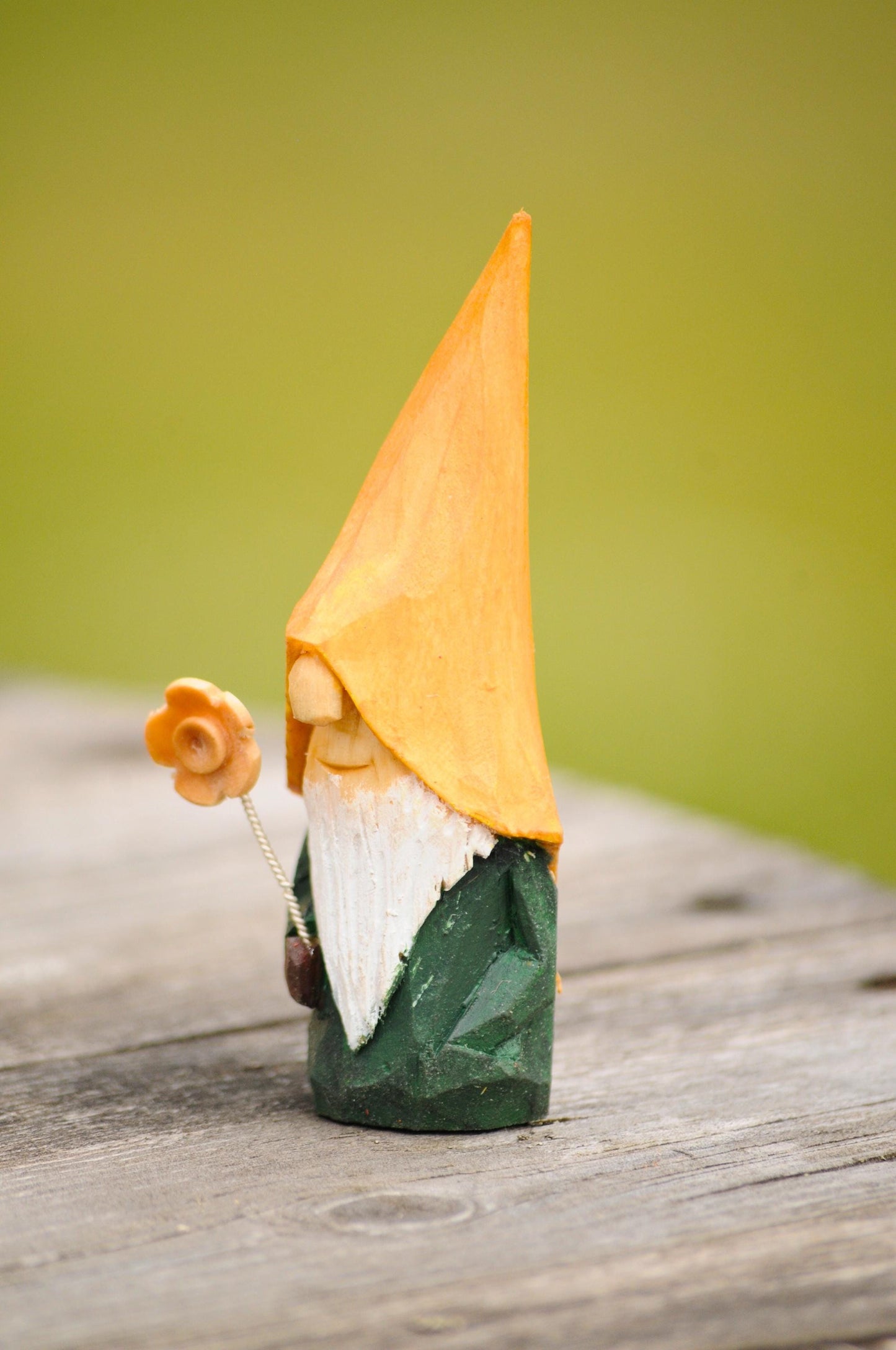 Summer Nisse with rose scented flower