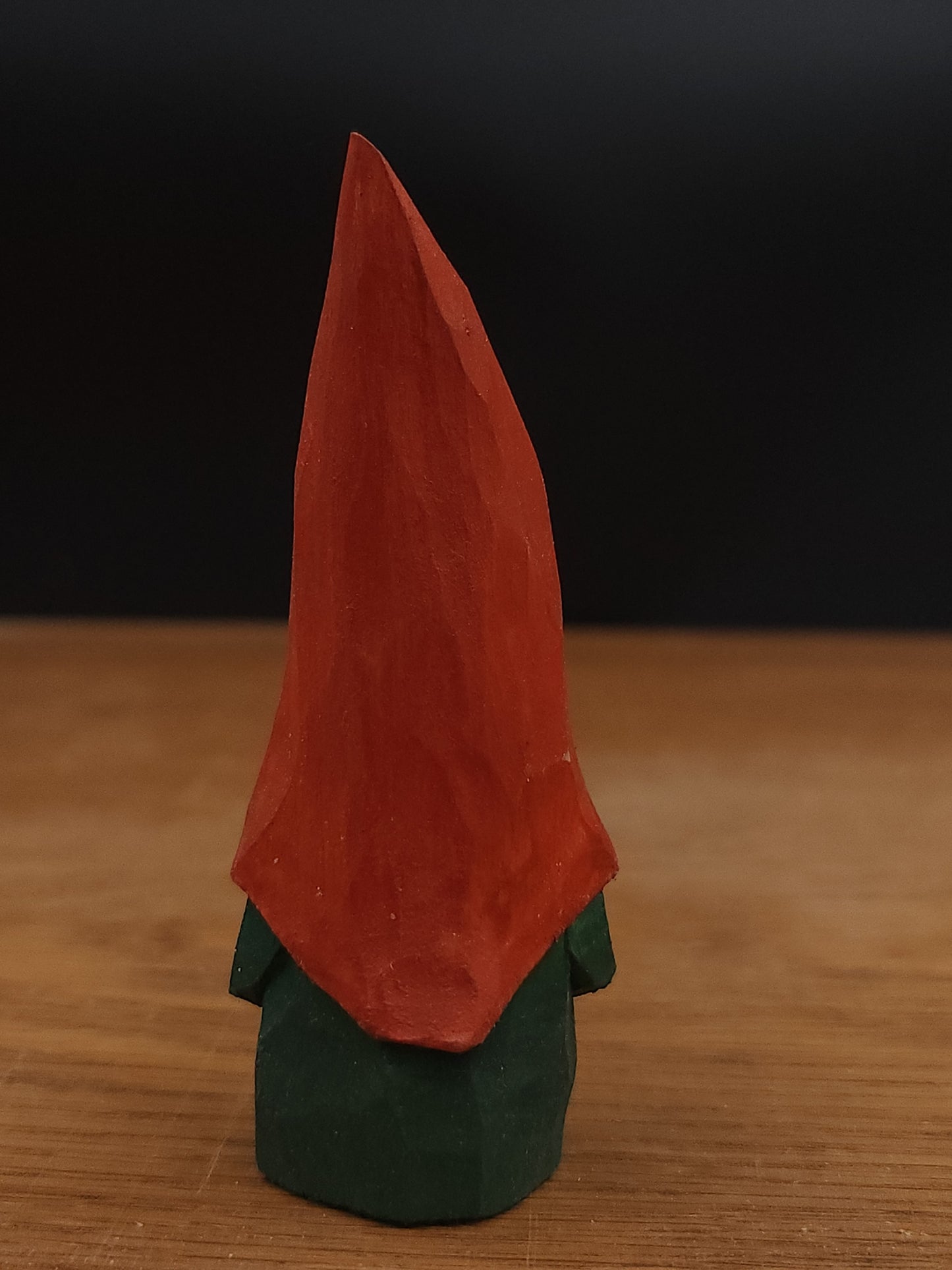 🍂 Limited Autumn Edition – Hand-Carved Wooden Nisse with Mushroom